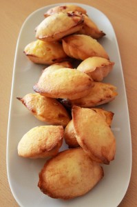 Madeleines fourrées à la confiture d'orange et framboise