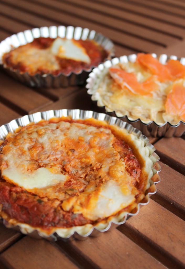 Mini-quiches ou tartelettes à la sauce tomate et mozzarella